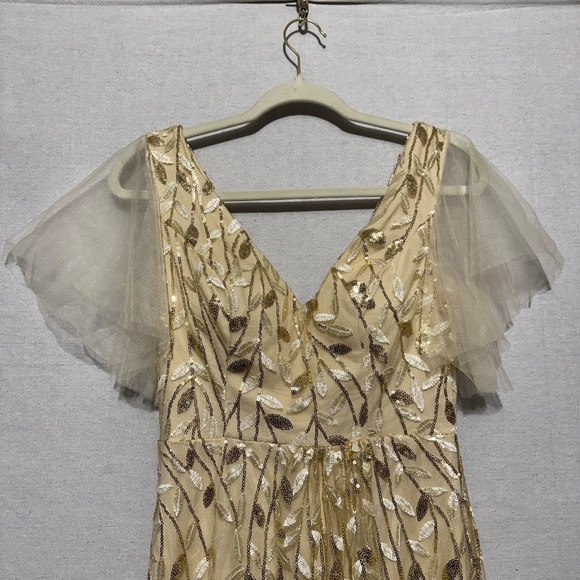 Gold Leaf Sequin Flutter Sleeve Gown - size 6 - Picture 4 of 7
